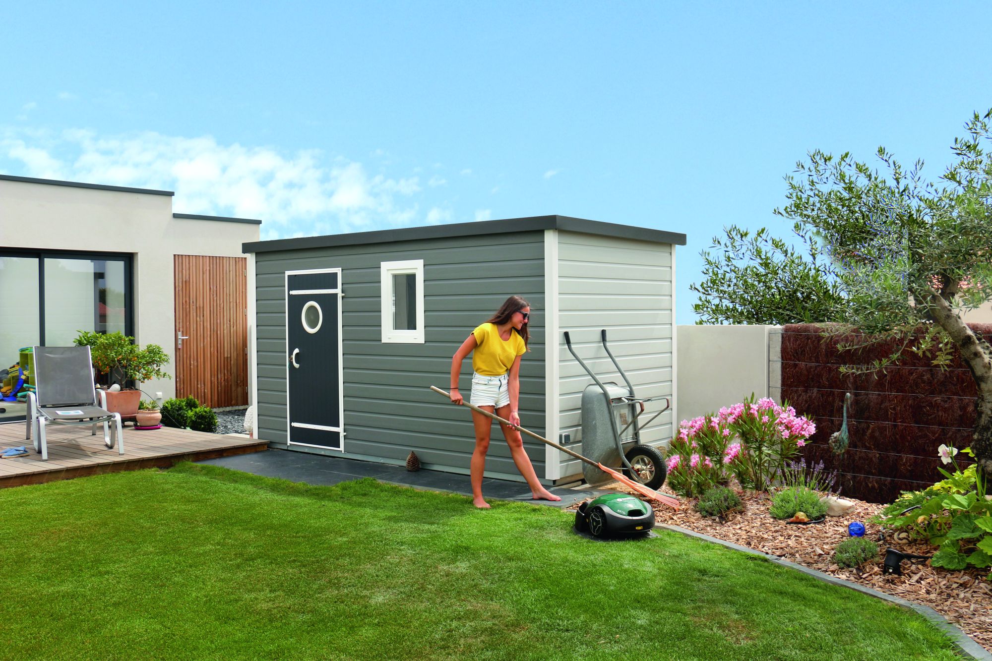 ABRI de JARDIN DESIGN TOIT PLAT 7,8 m² - Abri pvc